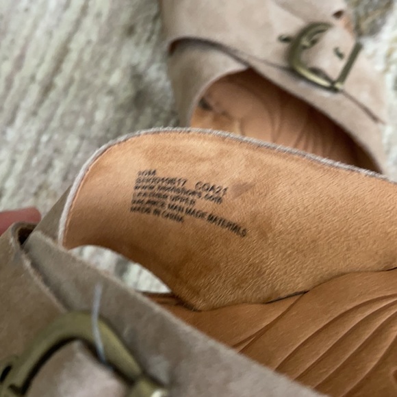 Born | Rio Slide-On Suede Sandals - Picture 4 of 6